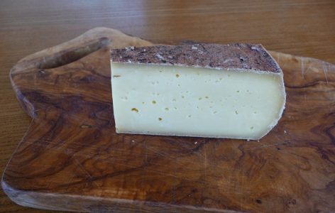 Tomme au Genévrier (~500g) (22.90€/Kg)
